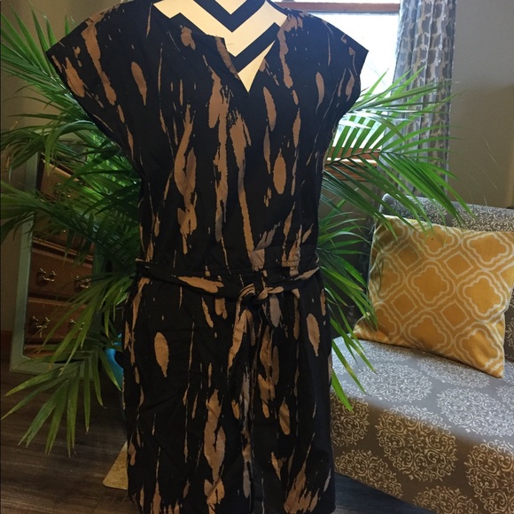 Old Navy Dresses & Skirts - OLD NAVY Cap Sleeve Waist Tie Dress Fun Print!